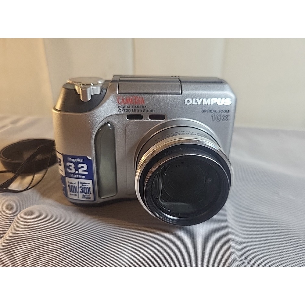 Olympus Camedia C730 Ultra Zoom Digital Camera 2MP CCD NO MEMORY card parts only